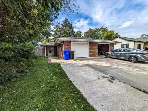 1325 N Division St, Appleton, WI 54911