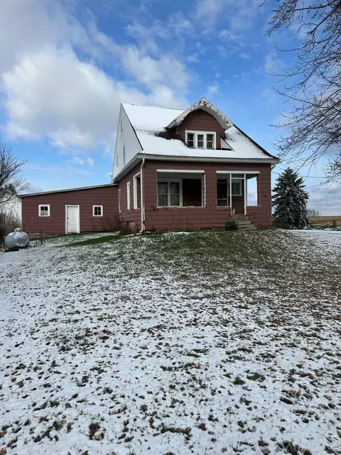 n6129 County Road W, New London, WI 54961