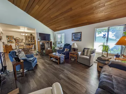 2826 N Kin St, Appleton, WI 54911 photo 3