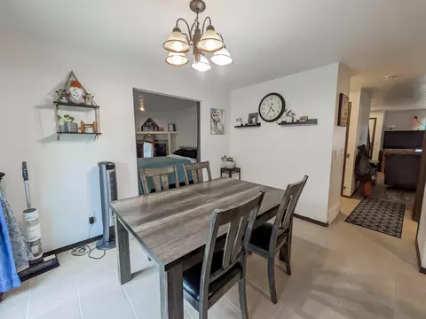 1923 W Jonathon Dr, Appleton, WI 54914 photo 8