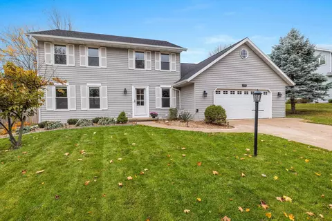 300 Orchard Ln, Green Bay, WI 54301