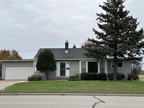 3104 N Lynndale Dr, Appleton, WI 54914