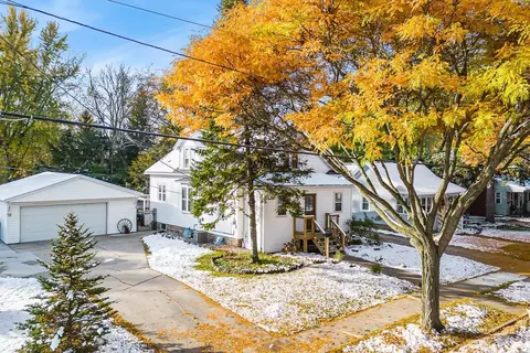 157 W Seymour St, Appleton, WI 54915
