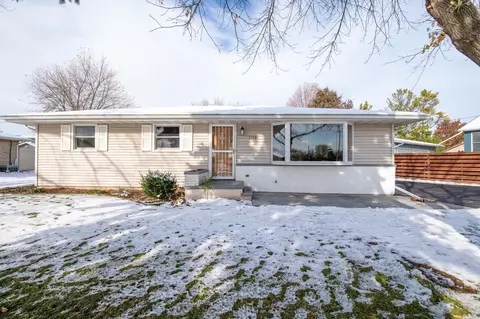 1178 Debra Ct, Menasha, WI 54952