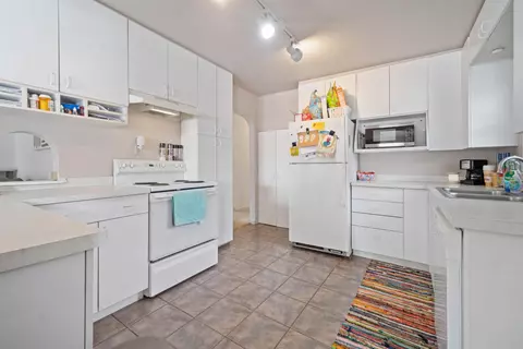 216 E Glendale Ave, Appleton, WI 54911 photo 3