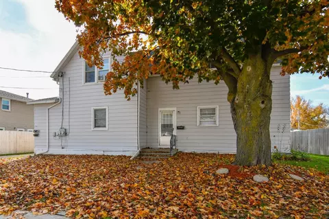 131 Elm St, Combined Locks, WI 54113