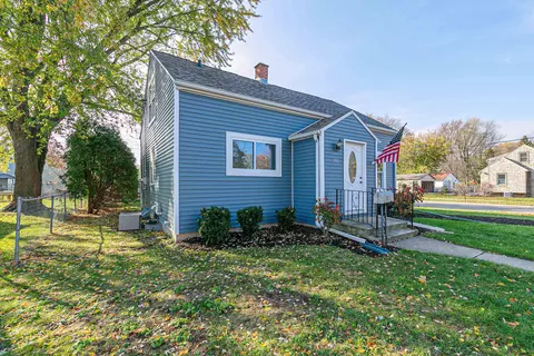 301 E Harding Dr, Appleton, WI 54915 photo 2