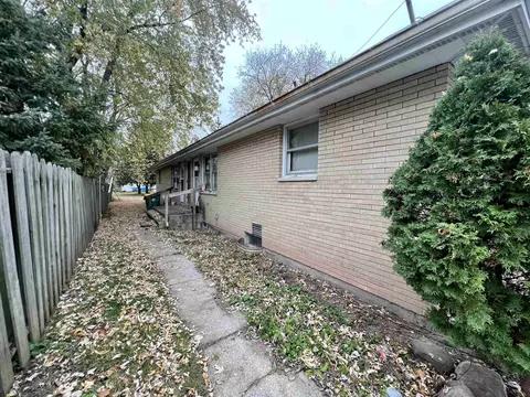 1357 Doty St, Green Bay, WI 54301