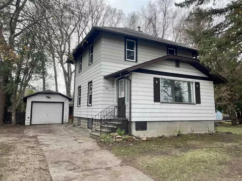 566 W Scott St, Fond Du Lac, WI 54937