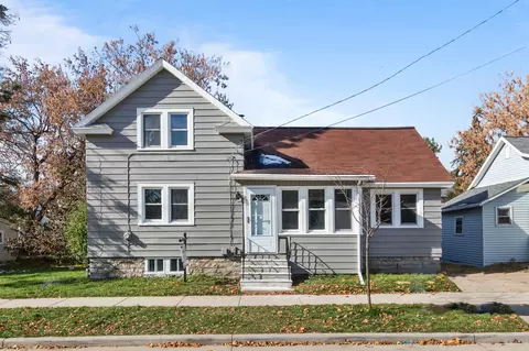 37 Mill St, Oshkosh, WI 54901