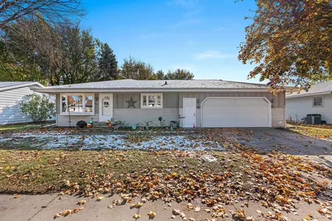 401 Papermaker Dr, Kimberly, WI 54136