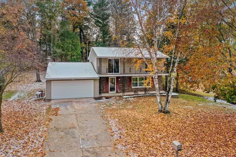 865 Cornelius Dr, Green Bay, WI 54311