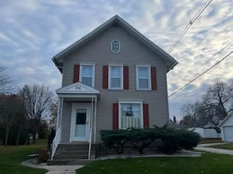 812 Steele St, Algoma, WI 54201