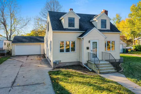 731 E 3rd St, Kimberly, WI 54136