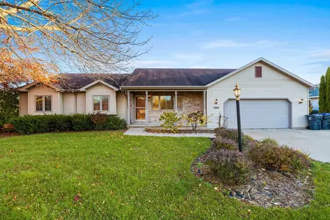 w2303 Saint Germaine Court, Appleton, WI 54915