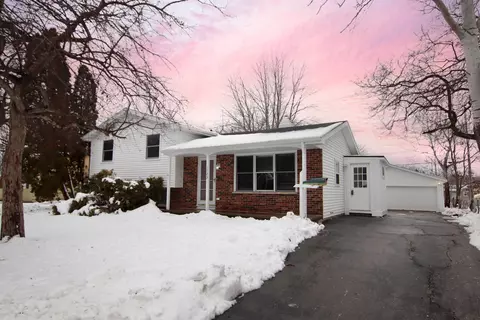 1723 Grove St, Oshkosh, WI 54901
