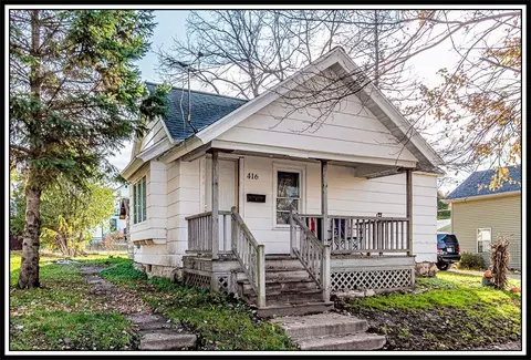 416 W Spring St, New London, WI 54961