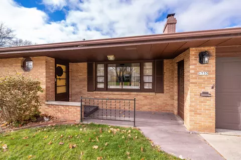 1735 Doemel St, Oshkosh, WI 54901