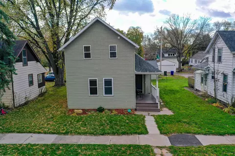305 W 6th St, Kaukauna, WI 54130