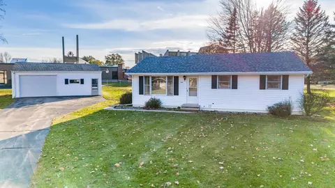 305 S Beech St, Black Creek, WI 54106