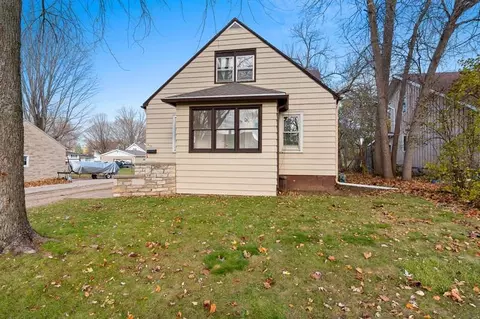 413 W Jennings St, New London, WI 54961