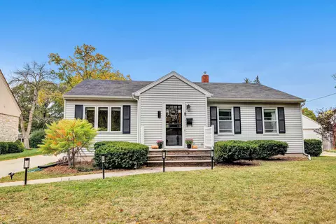 615 N Ontario St, De Pere, WI 54115