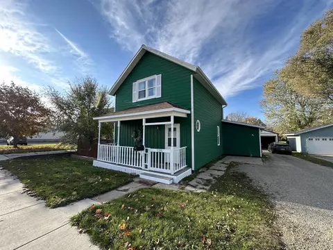 135 Cherry Ave, Oconto Falls, WI 54154