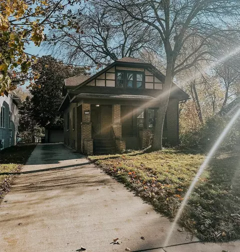 1644 Oregon St, Oshkosh, WI 54902