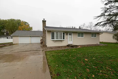216 N 9th Ave, Winneconne, WI 54986