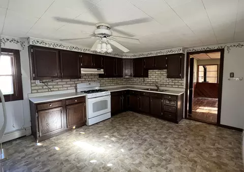 145 Lafollette St, Iola, WI 54945 photo 10
