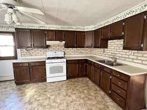145 Lafollette St, Iola, WI 54945 photo 11