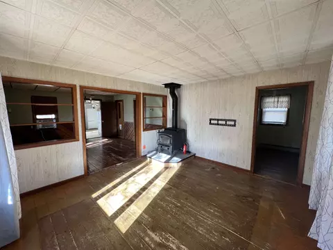 145 Lafollette St, Iola, WI 54945 photo 5