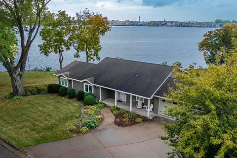 615 Fairview Ave, De Pere, WI 54115