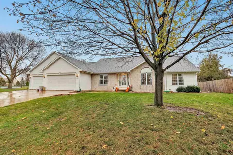 1223 Cecelia Ct, De Pere, WI 54115