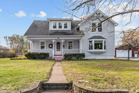 139 8th St, Clintonville, WI 54929