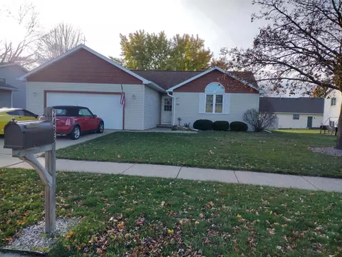 2435 Sheridan St, Oshkosh, WI 54901