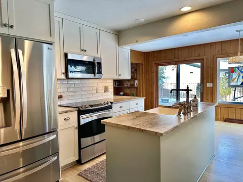 208 E Glendale Ave, Appleton, WI 54911 photo 12