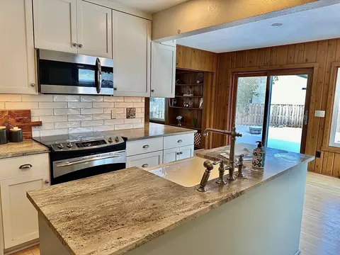 208 E Glendale Ave, Appleton, WI 54911 photo 13