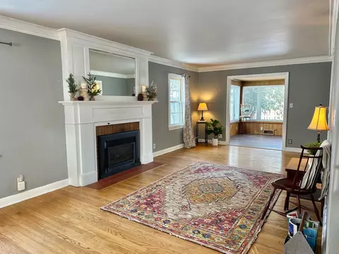 208 E Glendale Ave, Appleton, WI 54911 photo 5