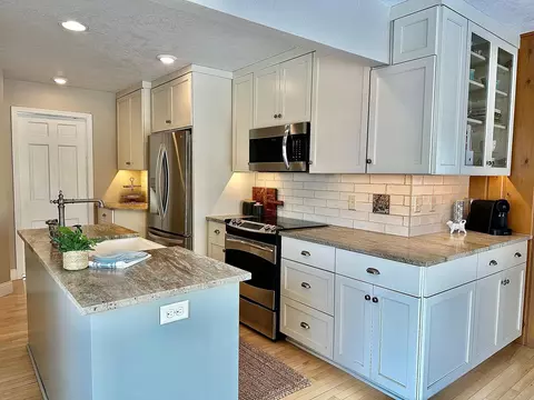 208 E Glendale Ave, Appleton, WI 54911 photo 14