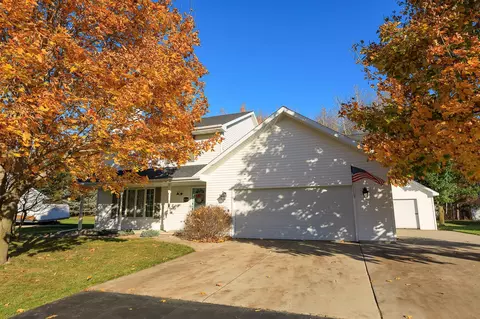 2108 Elvira Way, Green Bay, WI 54313
