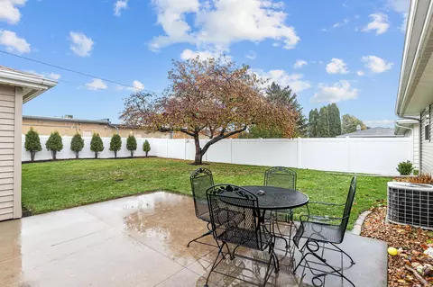 314 W Weiland Ave, Appleton, WI 54911 photo 2