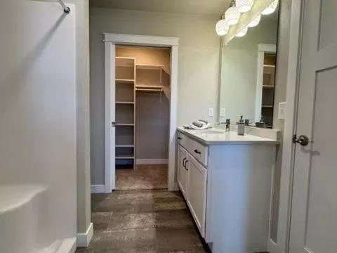 Bath - 4802 N Marlo Way #20, Appleton, WI 54913 photo 1 of 4