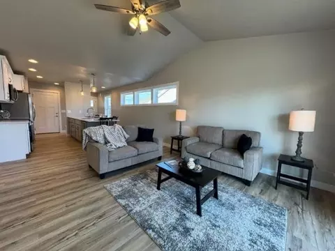 Living - 4802 N Marlo Way #20, Appleton, WI 54913 photo 2 of 3