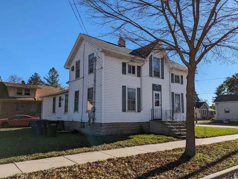 356 W 11th Ave, Oshkosh, WI 54902