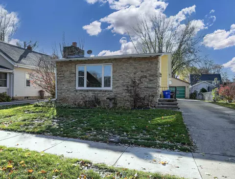 1119 W Winnebago St, Appleton, WI 54914 photo 2