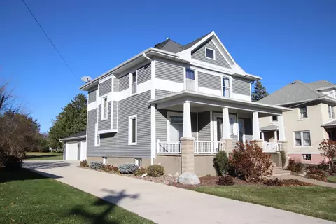 1104 Main St, Lomira, WI 53048