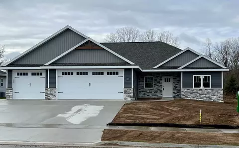 1243 Crescent Hl, Green Bay, WI 54313
