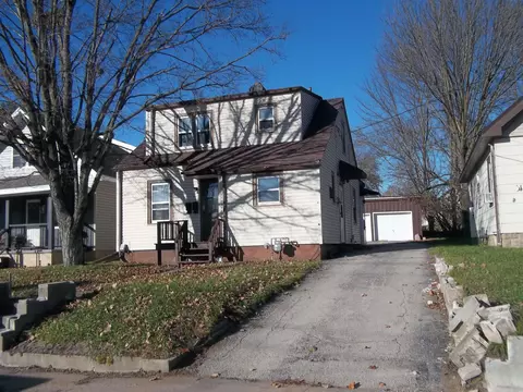 88 6th St, Clintonville, WI 54929