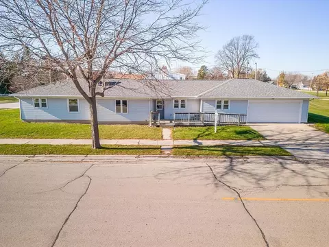 715 Oak St, Neenah, WI 54956